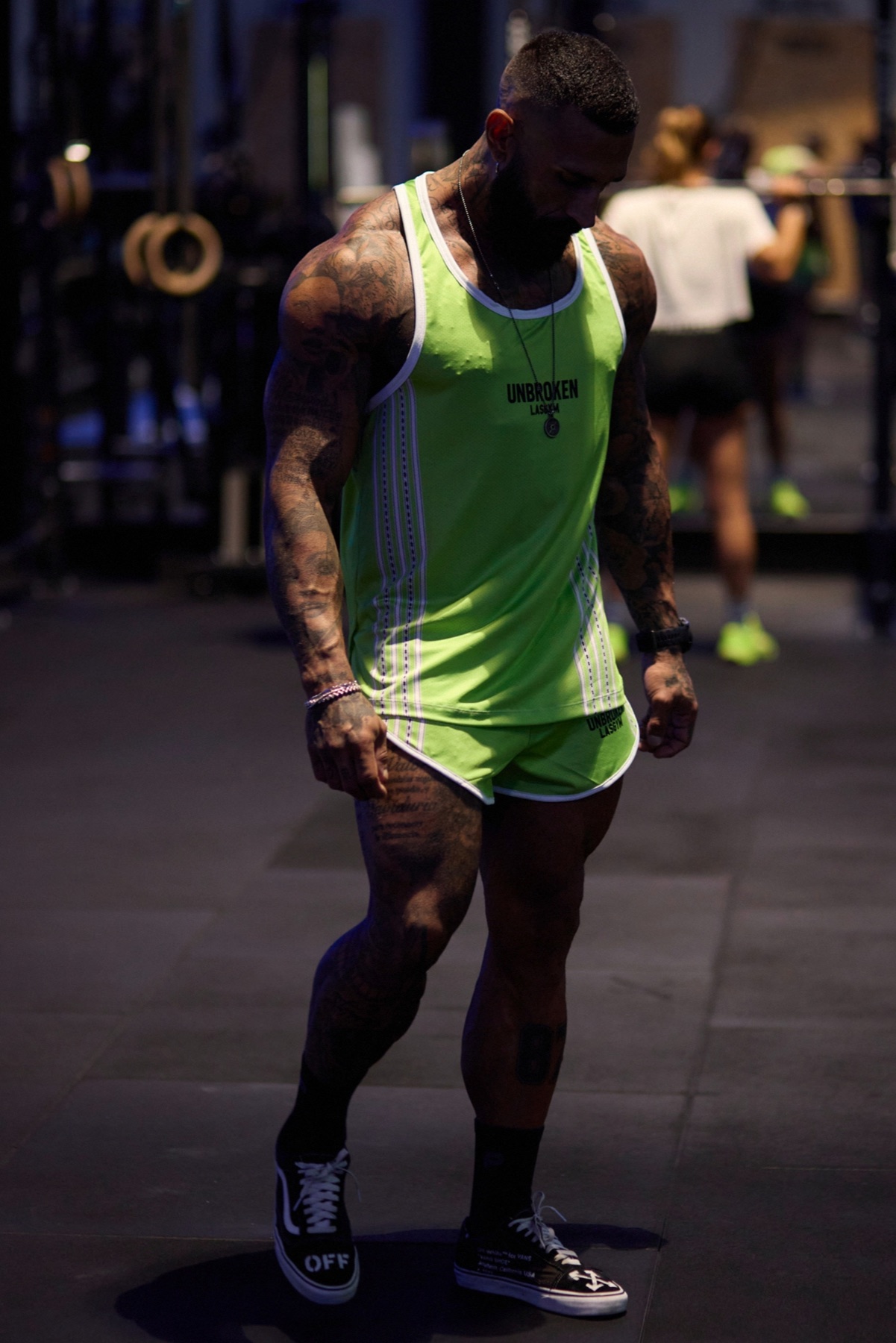 Antonio Nocerino indossa la singlet running Lime UNBROKEN LasGym